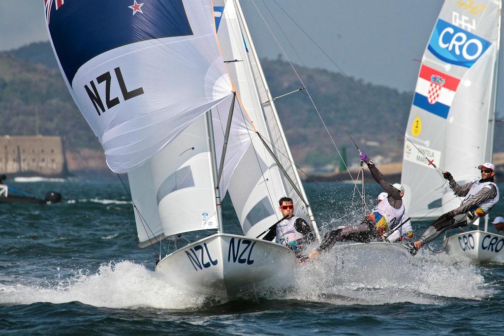 NZ Mens 470 close in on the finish of the Medal Race - 470 M Medal Race - 2016 Olympics © Richard Gladwell www.photosport.co.nz